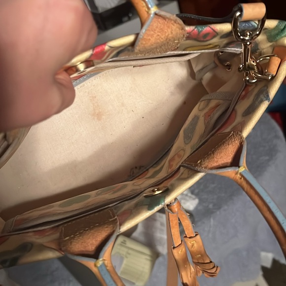 Dooney Colorful Heart Patterned Women's Bag - Picture 2 of 5